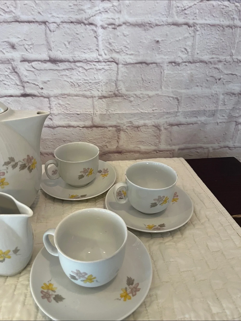 Authentic Vintage Czechoslovakian 15 piece tea set